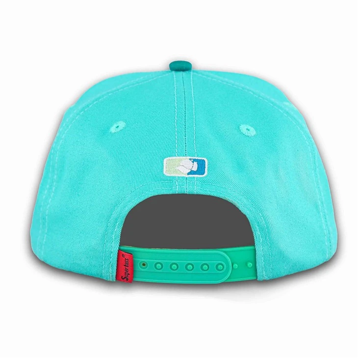 Exquisite Embroidered Badge Baseball Cap